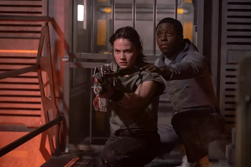 Image: Cailee Spaeny and David Jonsson in Alien: Romulus