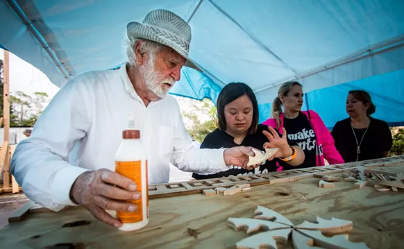 Image: Artist David Best Is Building a Temple for Parkland to Burn