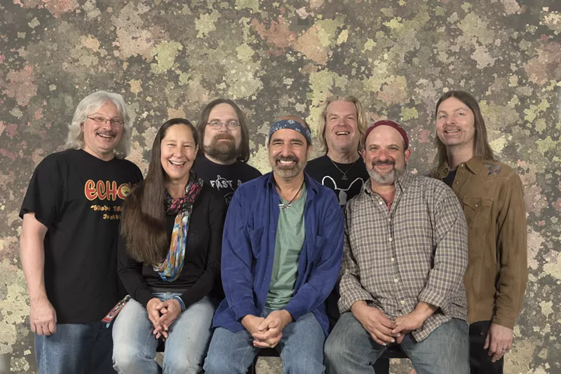Image: Dark Star Orchestra lead guitarist Jeff Mattson (third from the left): "We're like a family."