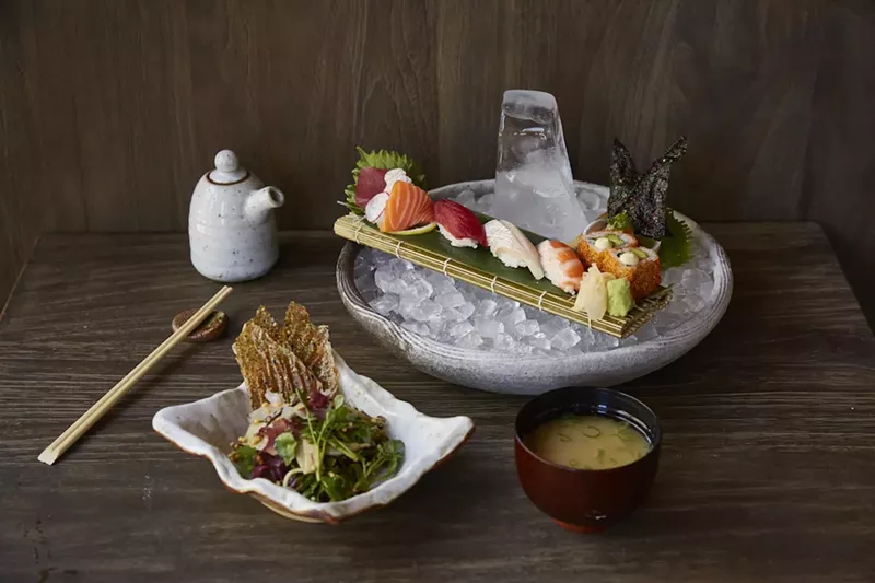 Image: Etaru's Sushi Express lunch option.