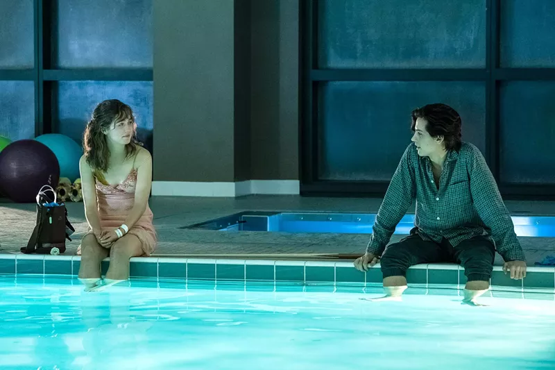 Image: Haley Lu Richardson and Cole Sprouse in Five Feet Apart.