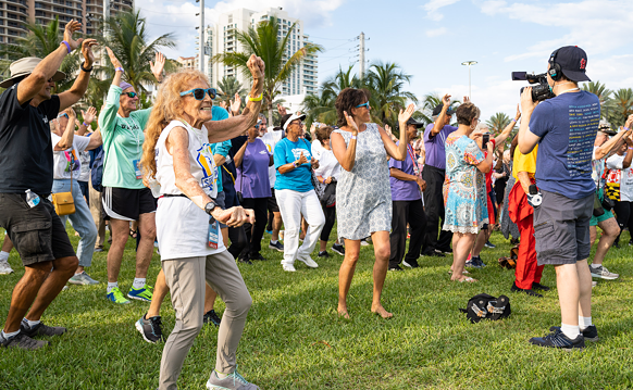 Image: Guinness World Record for Largest Freeze Dance Game Broken in Fort Lauderdale