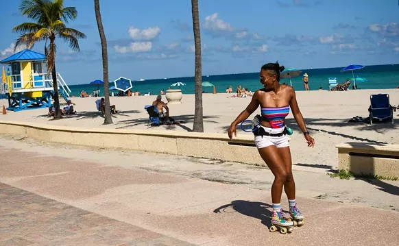 Image: Hollywood Considers Banning Rollerblades, Skates, and Trikes on Beach Broadwalk