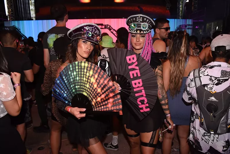 Image: Fan clapping at dance music events needs to stop.