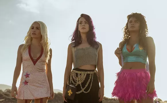 Image: Netflix's Sky Rojo Offers a Hollow Story in a Neon-Drenched Setting