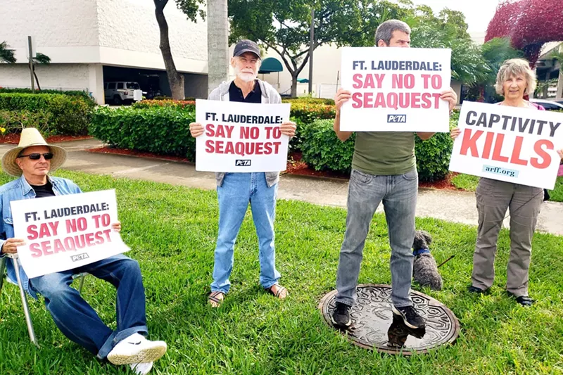 Image: Protesters at the Galleria in Fort Lauderdale on December 20, 2019.