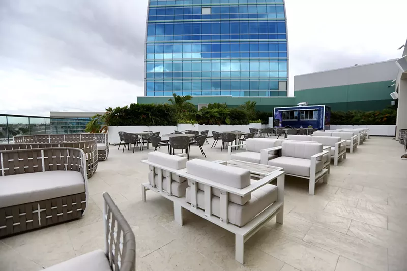 Image: DAER Rooftop Live, with cocktails, live music, and a taco food truck, is now open at Hard Rock Hollywood.