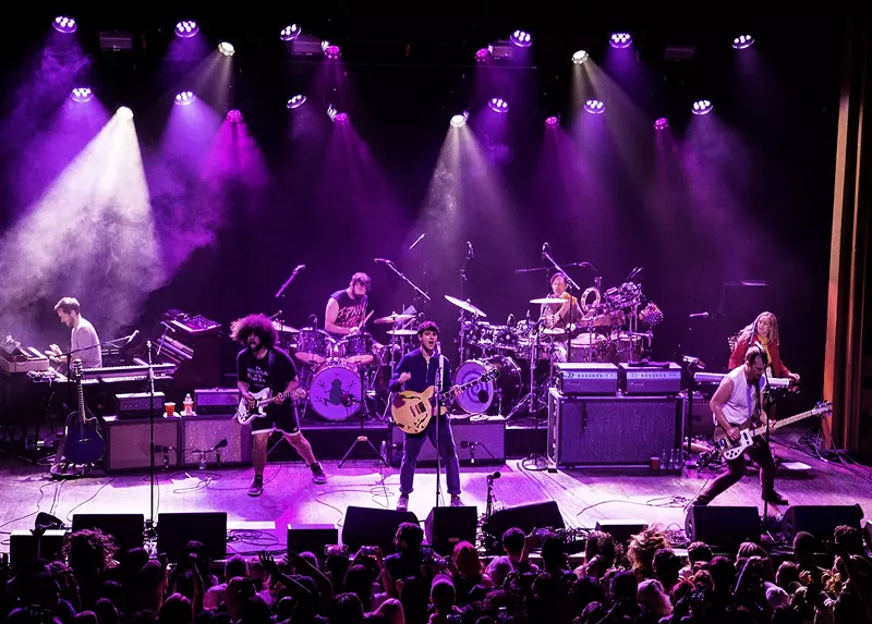 Image: A decade after the release of its debut album, Vampire Weekend is leaning into onstage spontaneity.