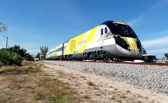 Image: Three Ways to Make the Brightline Safer
